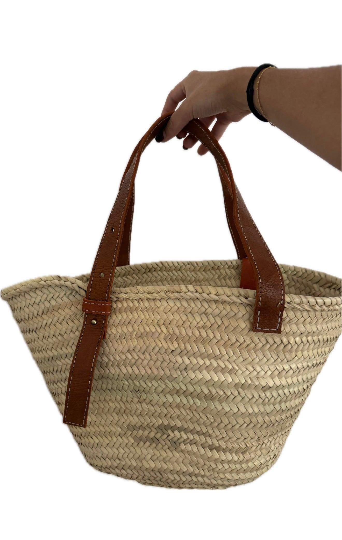 Panier en osier détails en cuir