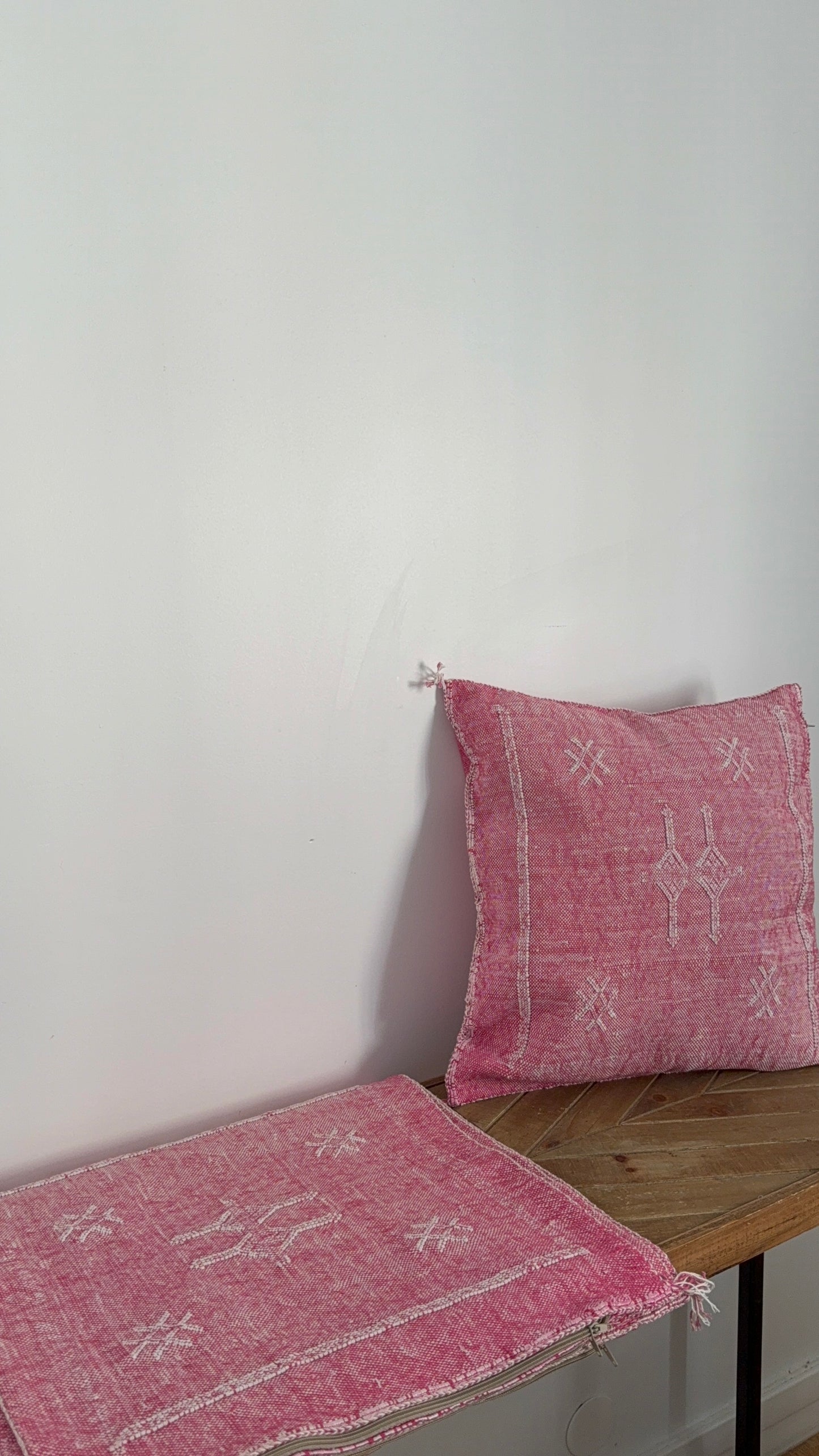 Housse de coussin soie végétale rose poudré