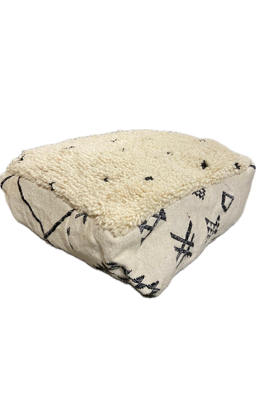 Pouf Béni Ouarain à pois noir