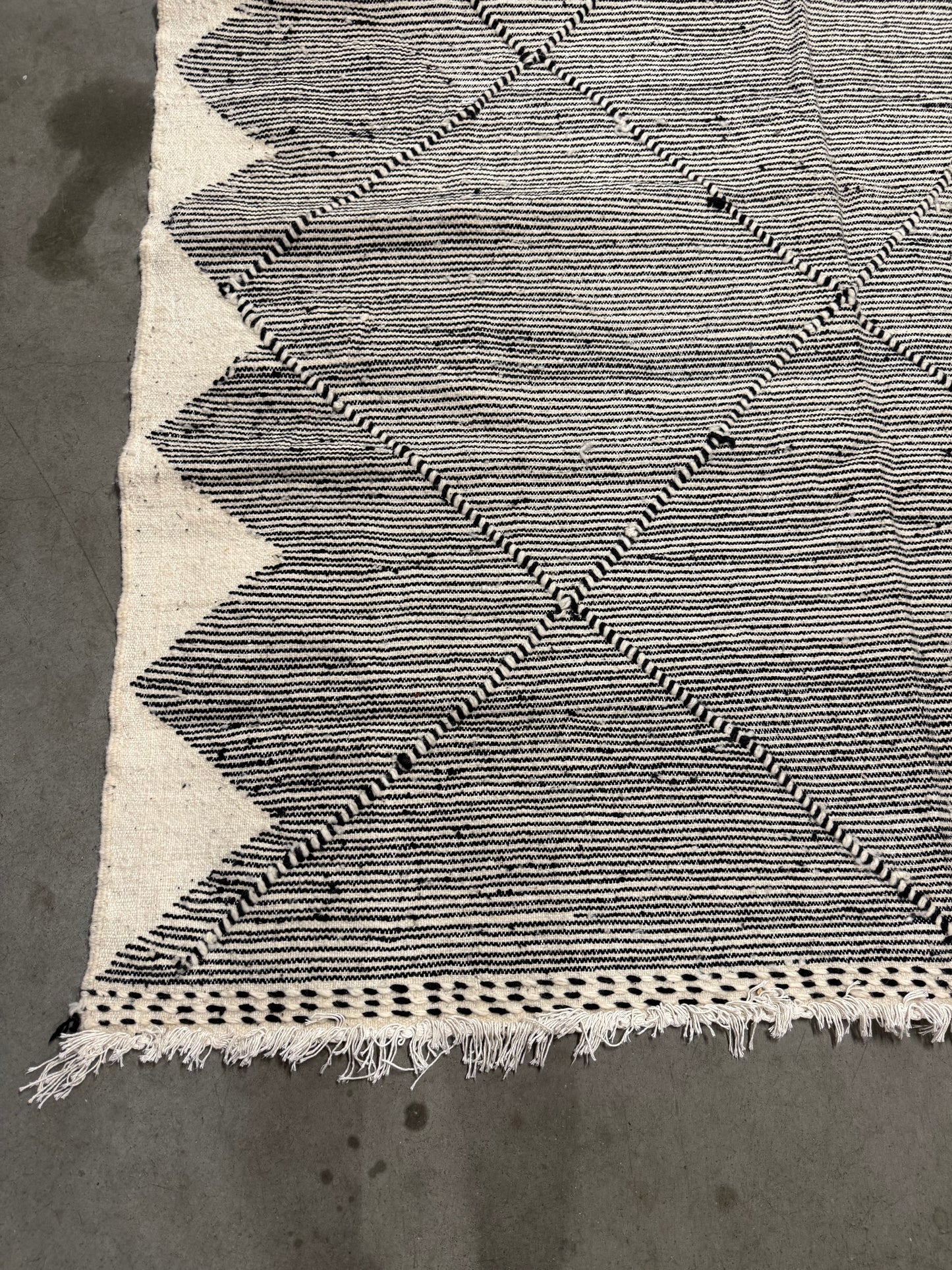 Tapis Zanafi noir et blanc