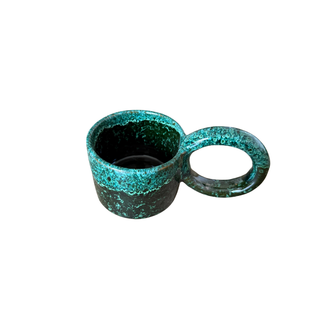 Tasse artisanale en céramique émaillée