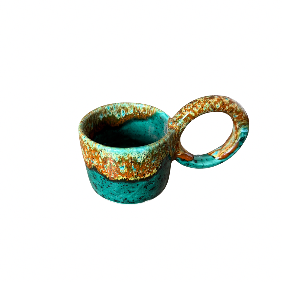 Tasse artisanale en céramique émaillée