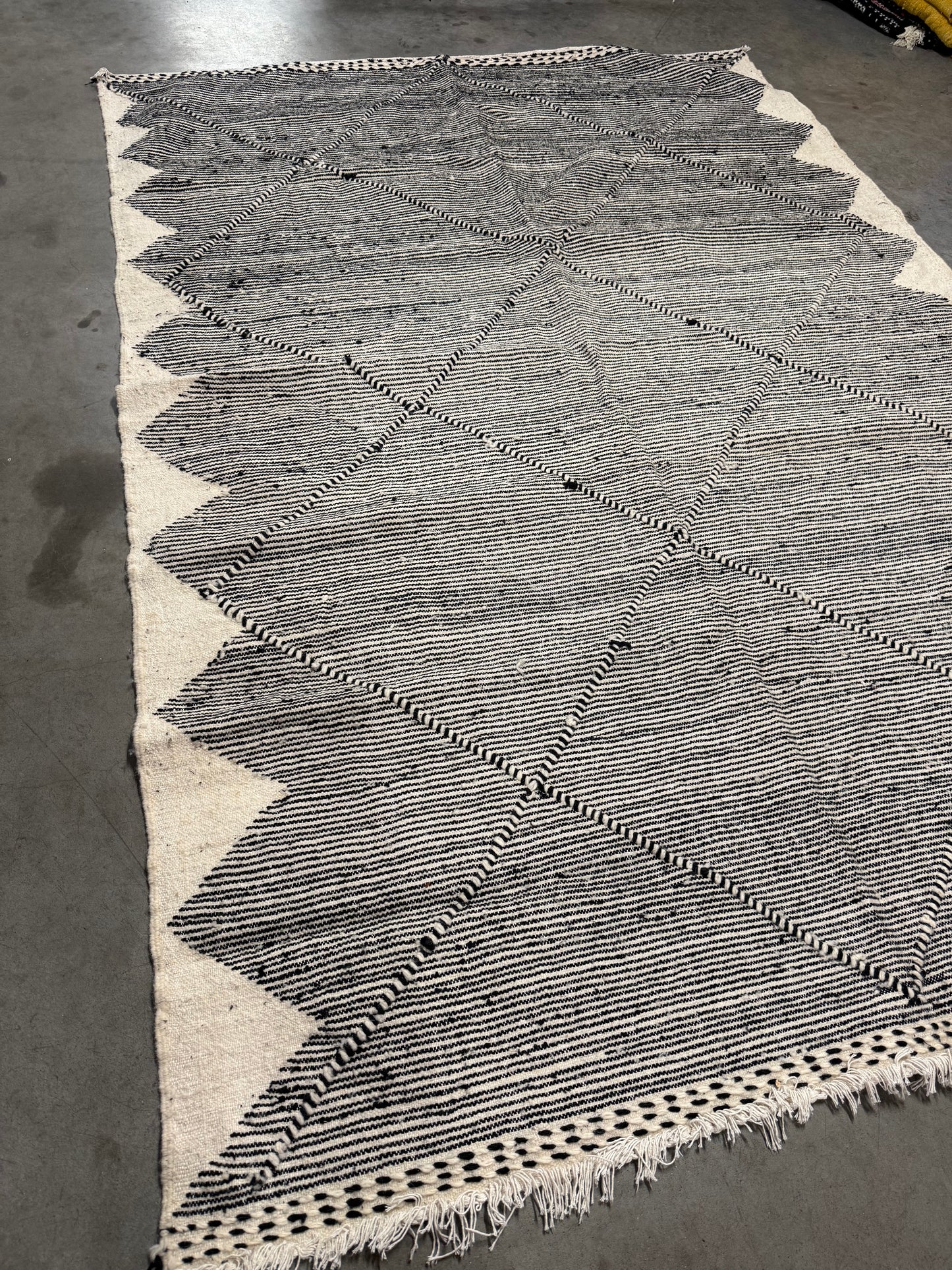 Tapis Zanafi noir et blanc