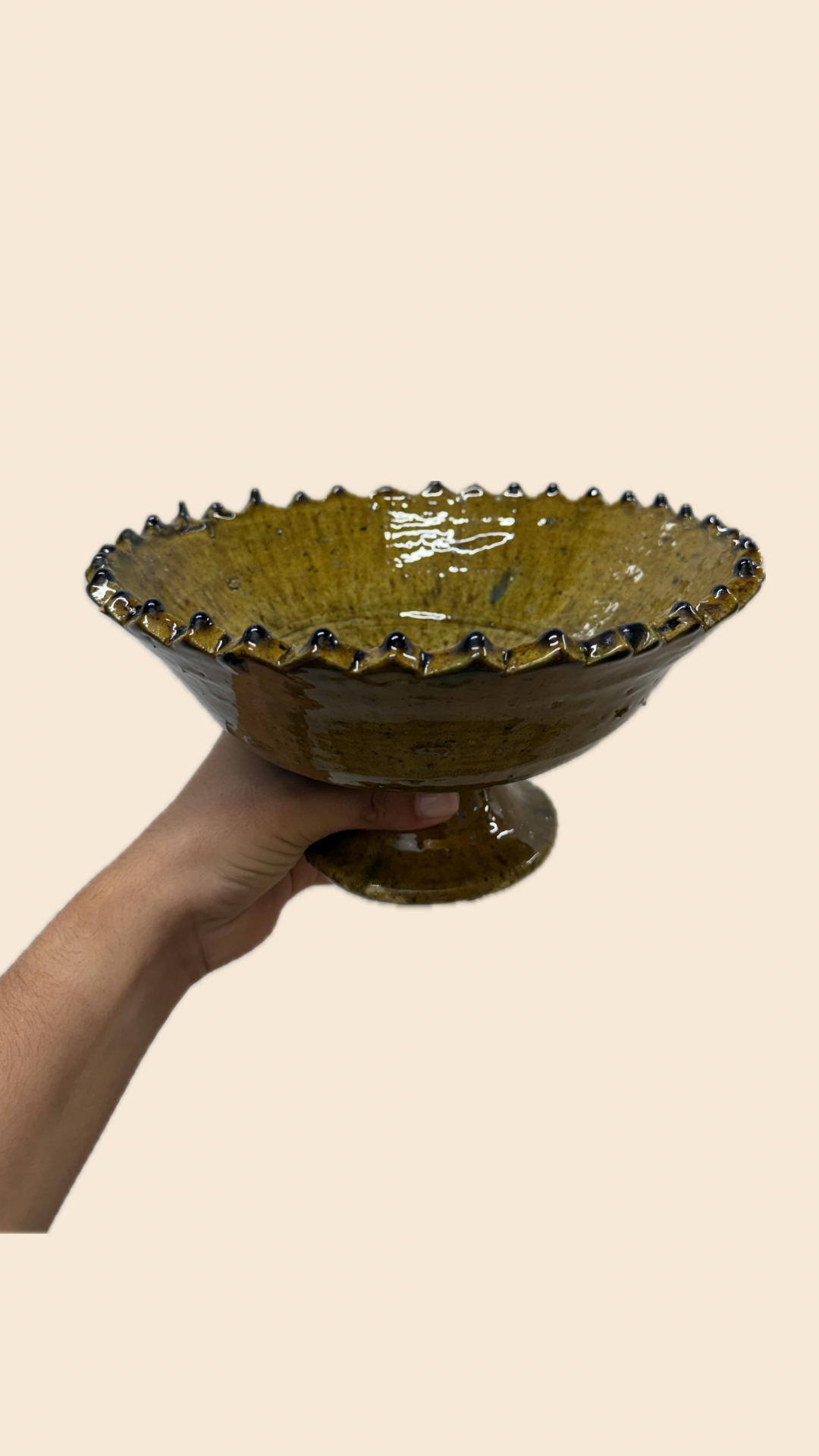 Coupe à fruit dentelée sur pied ocre tamegroute