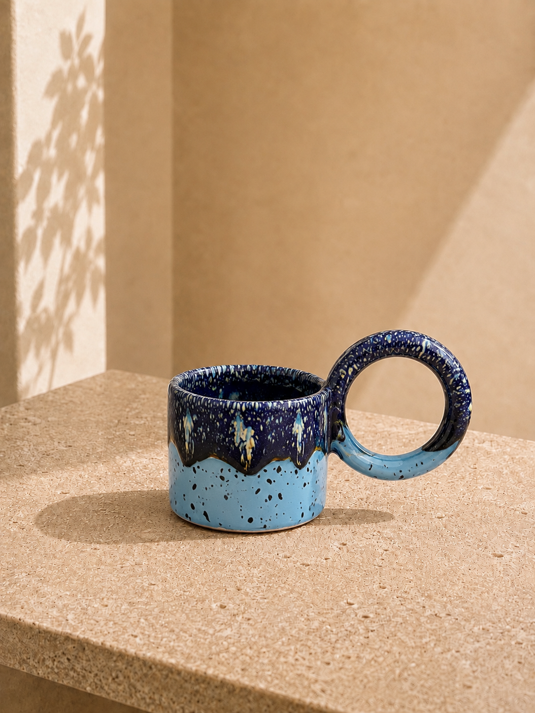 Tasse en céramique émaillée anse XL