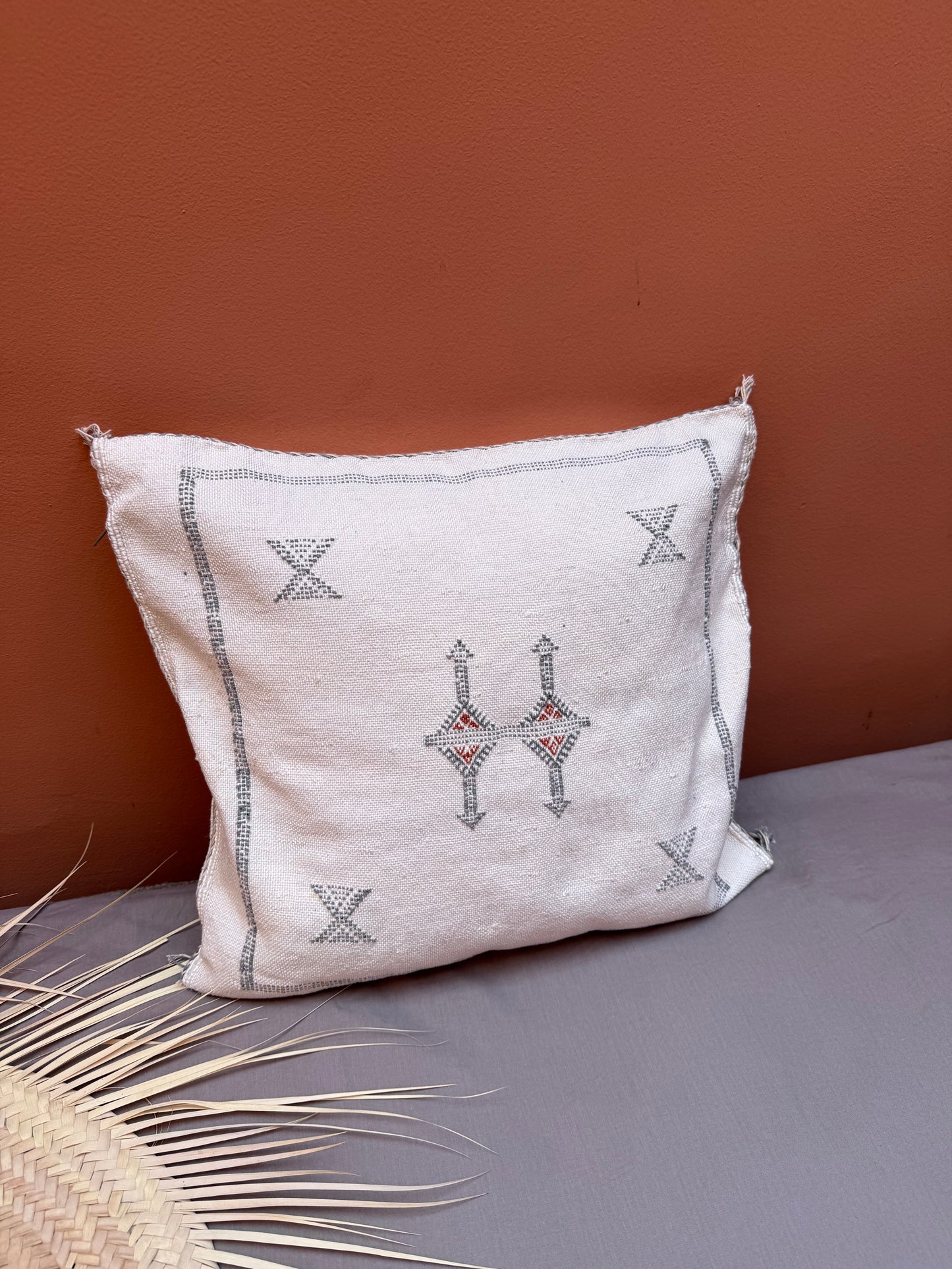 Housse de coussin en soie végétale blanche