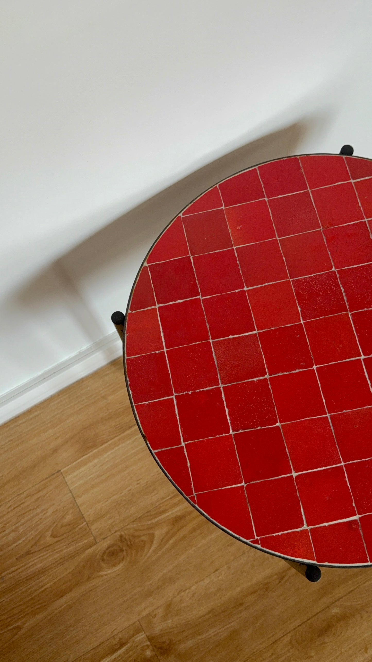 Table d’appoint en Zellige rouge