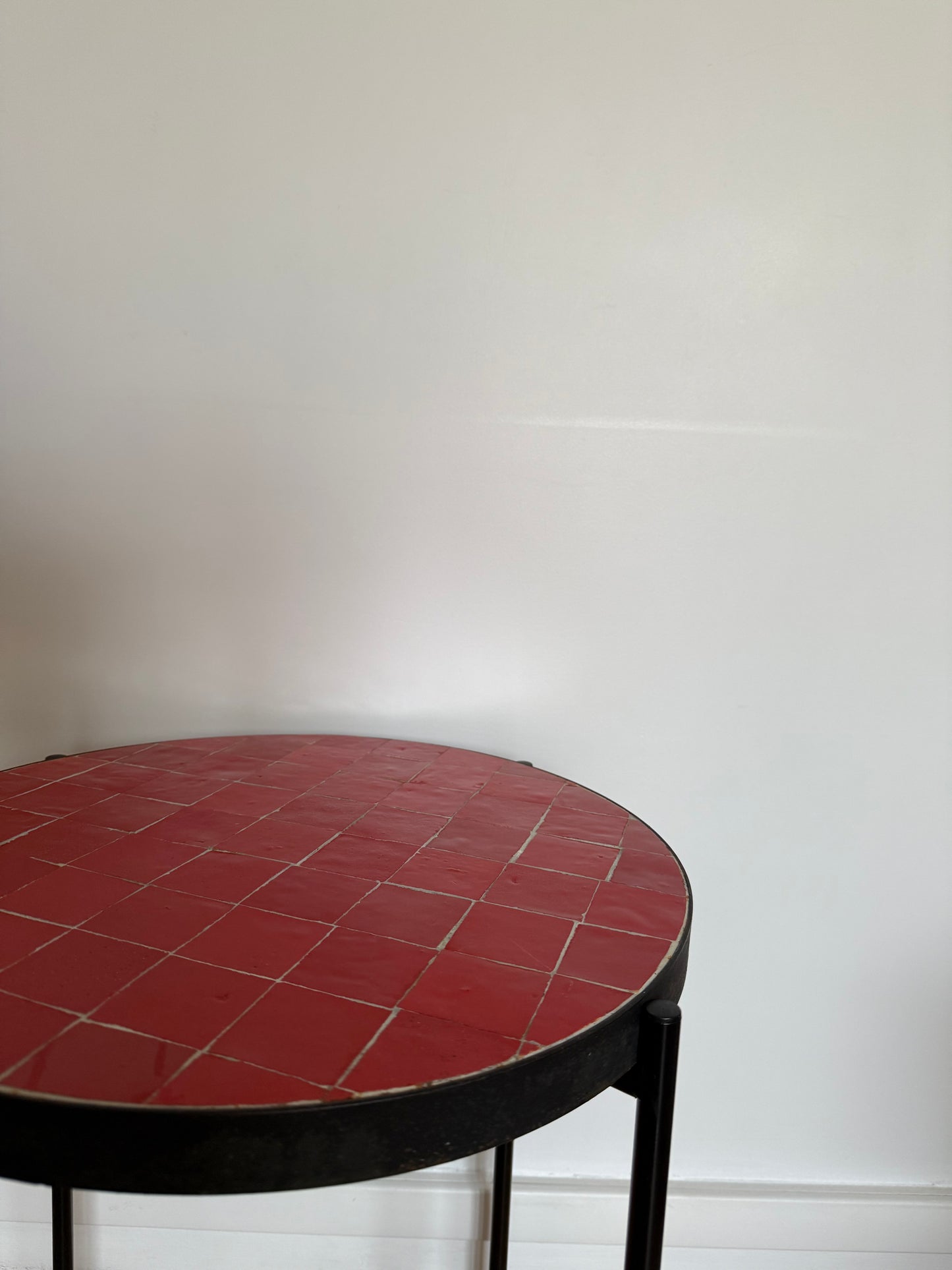 Table d’appoint en Zellige rouge