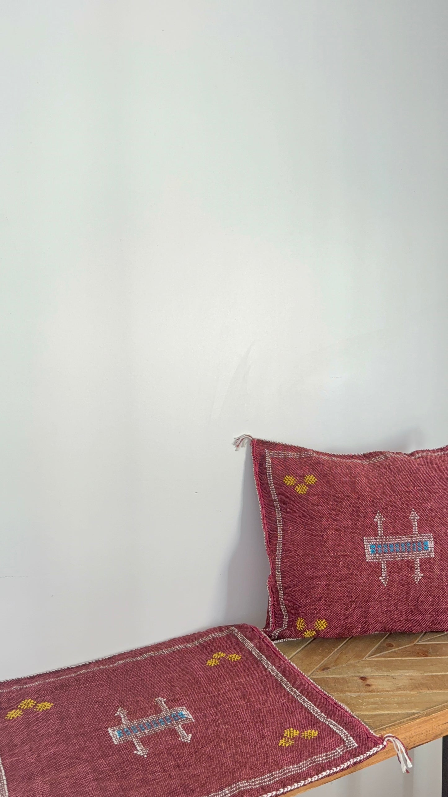 Housse de coussin soie végétale bordeaux