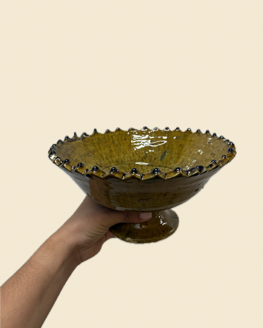 Coupe à fruit dentelée sur pied ocre tamegroute