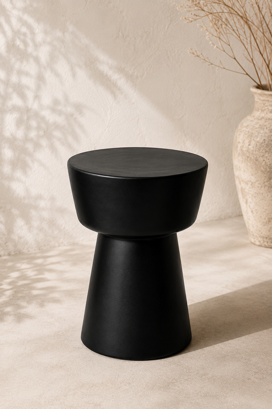 Table d’appoint sculpturale AKAL