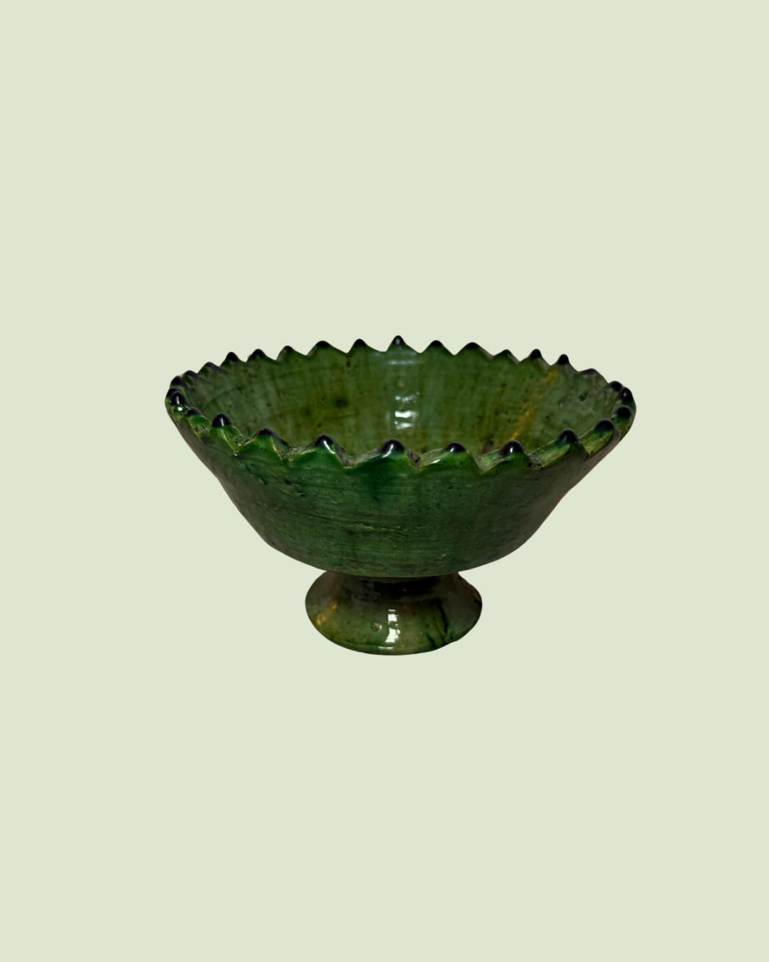 Coupe à fruit dentelée sur pied verte tamegroute