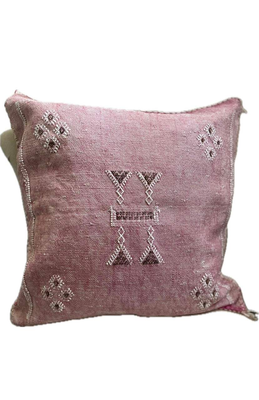 Housse de coussin en soie végétale rose