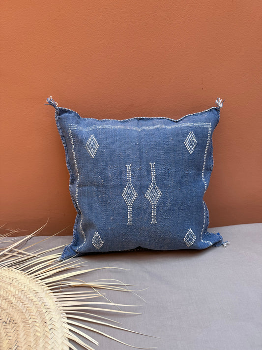 Housse de coussin en soie végétale bleu jean