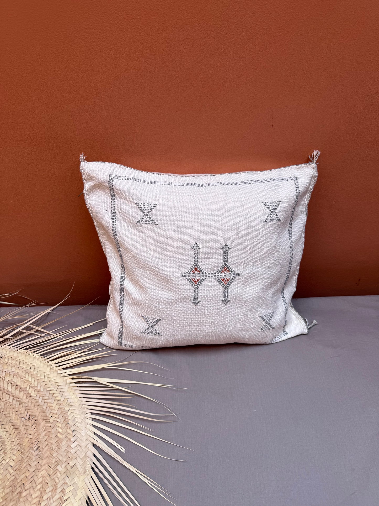 Housse de coussin en soie végétale blanche
