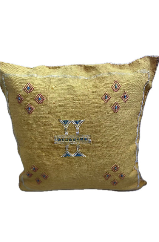 Housse de coussin en soie végétale jaune