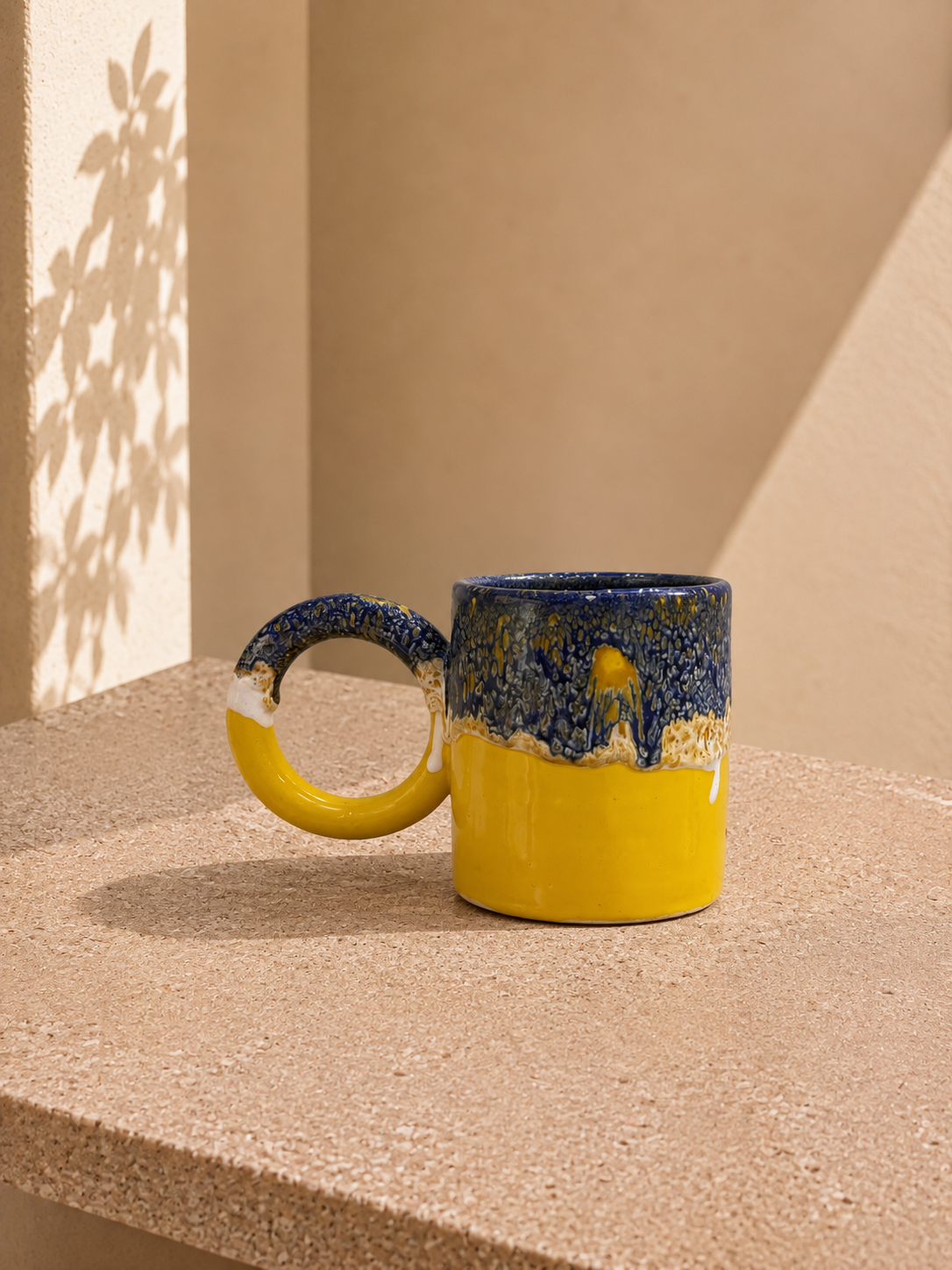 Mug artisanal en céramique émaillée anse XL