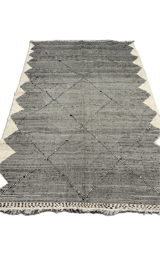 Tapis Zanafi noir et blanc