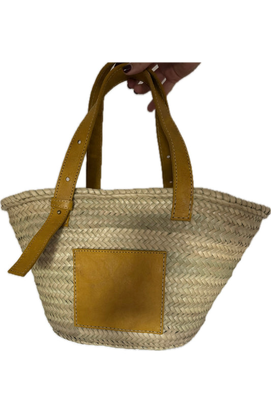 Panier en osier détails en cuir