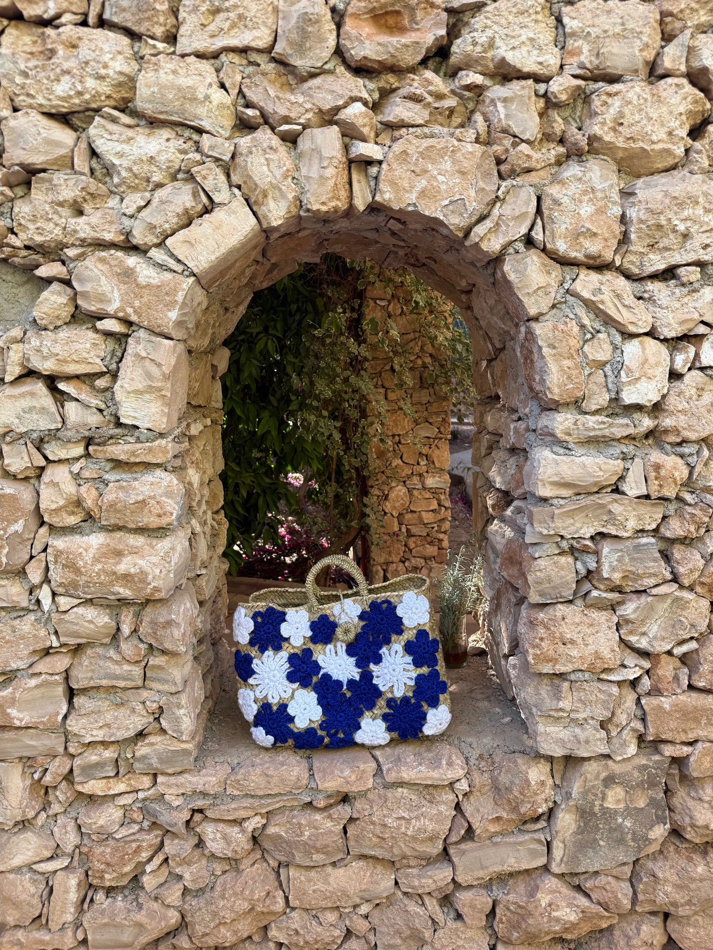 Panier en doum fleuri (petit format)