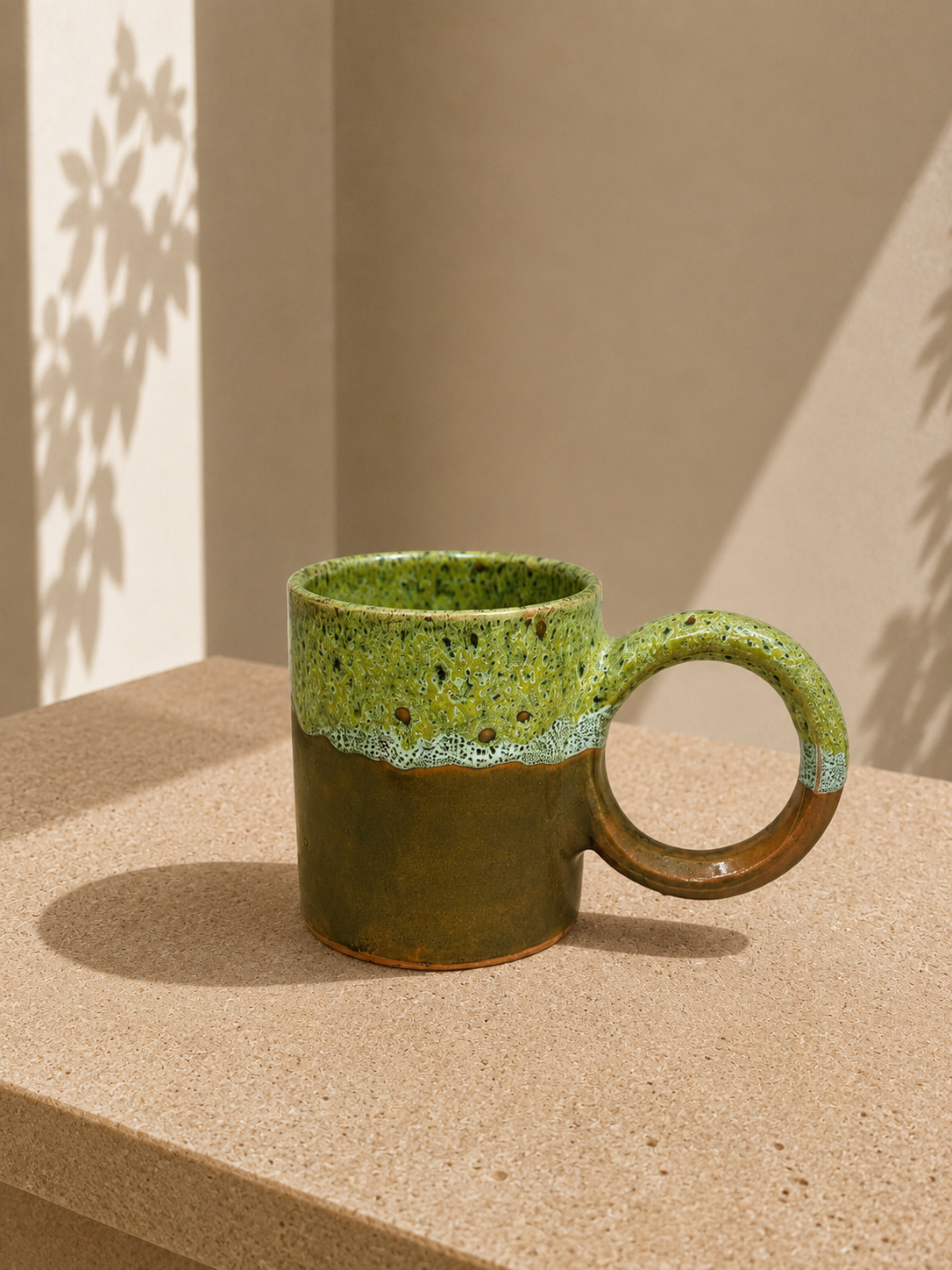 Mug artisanal en céramique émaillée anse XL
