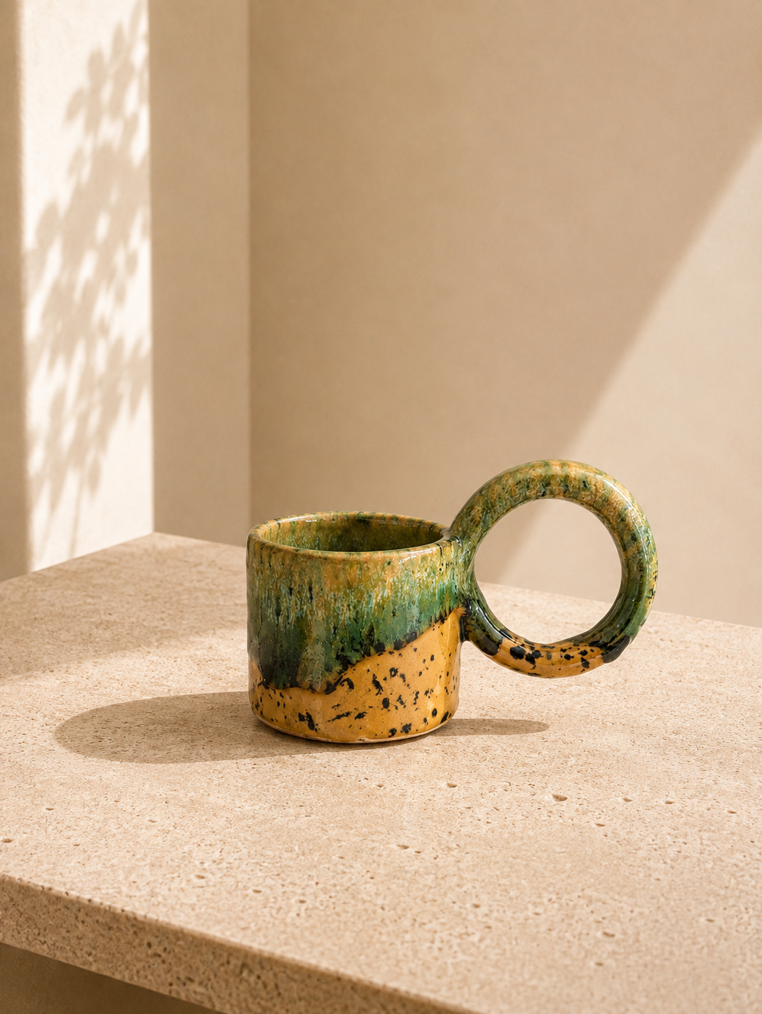 Tasse en céramique émaillée anse XL