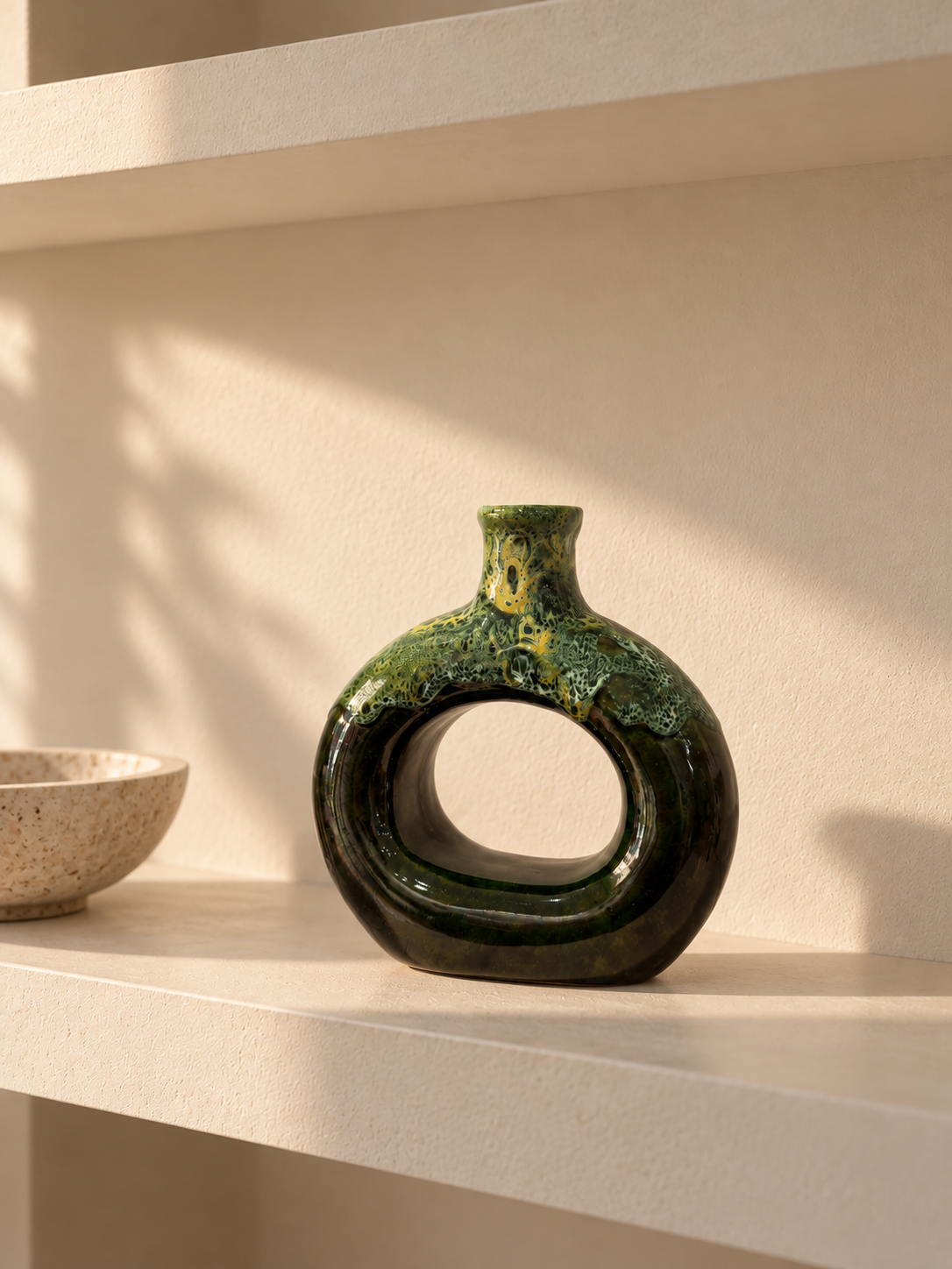 Vase décoratif en céramique émaillée